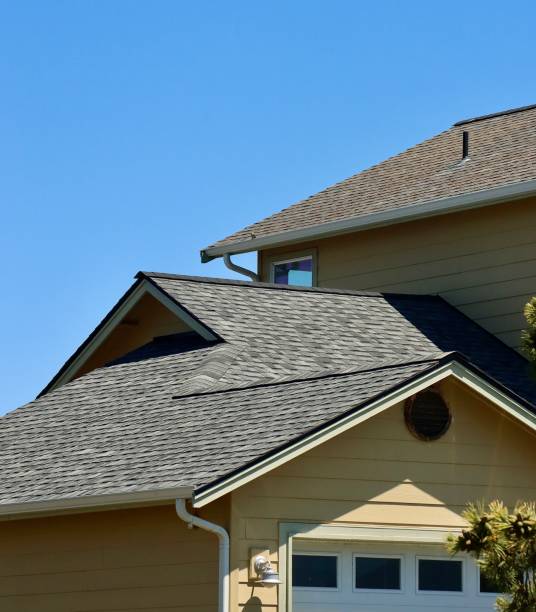Best Roof Moss and Algae Removal  in Shawnee Hills, OH